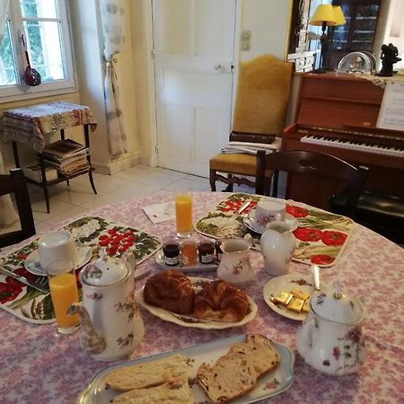 Lolifan En Provence Bed & Breakfast บริญญอล ภายนอก รูปภาพ